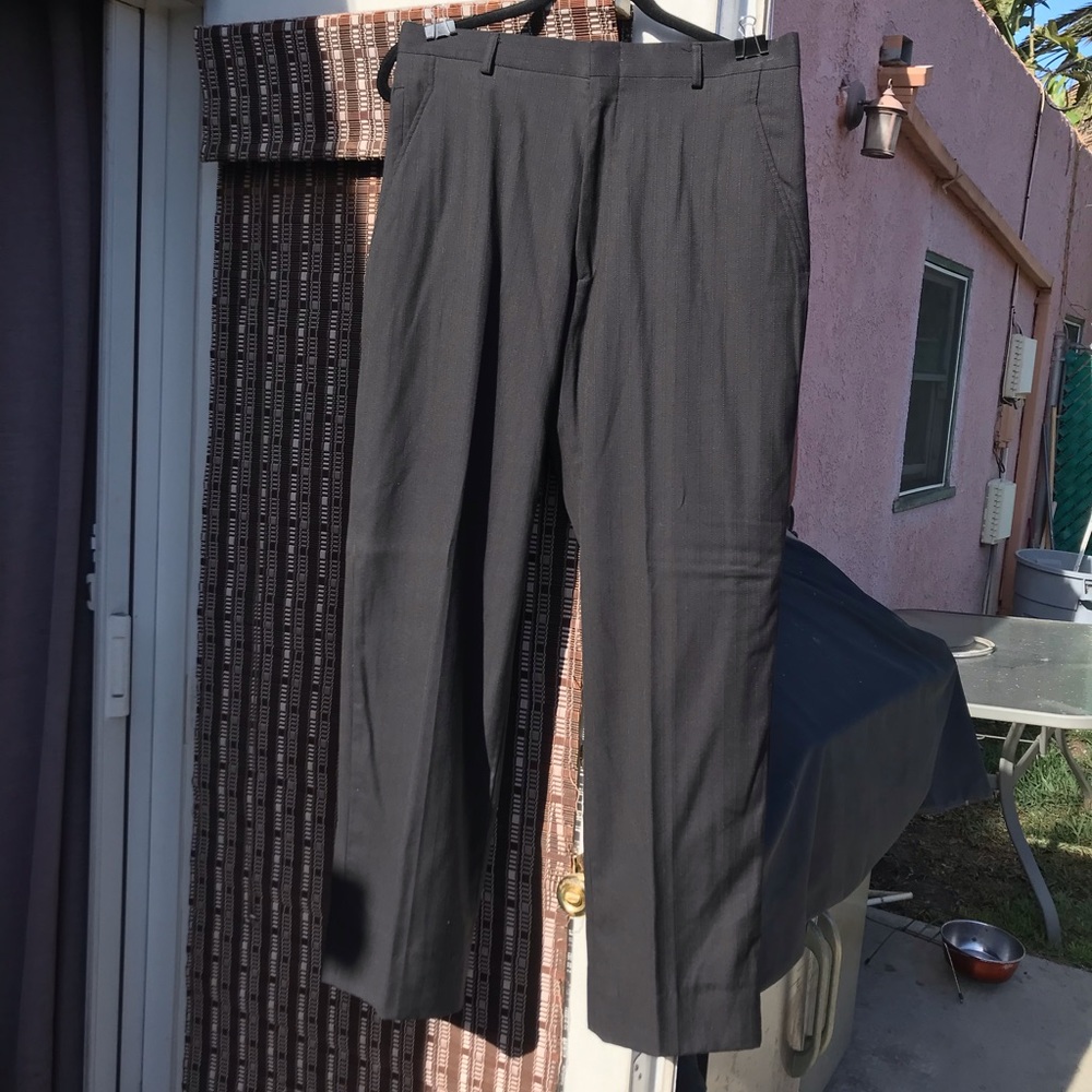 Kenneth Cole Reaction gray pin-striped dress pants 32X32